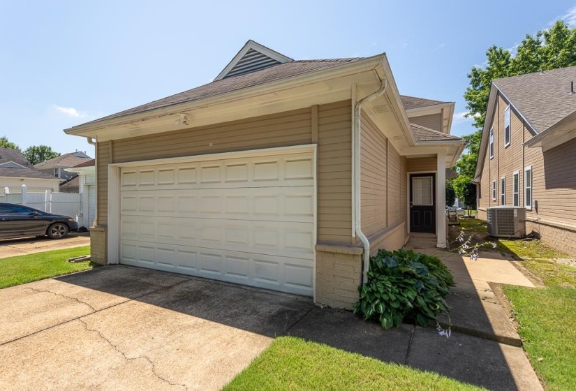 194 ISLAND BLUFF DR, Memphis, Tennessee 38103, 3 Bedrooms Bedrooms, 6 Rooms Rooms,3.1 BathroomsBathrooms,Residential,For Sale,ISLAND BLUFF,10222848