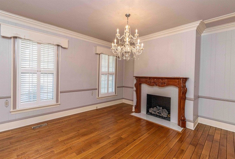 401 POPLAR AVE, Selmer, Tennessee 38375, 3 Bedrooms Bedrooms, 10 Rooms Rooms,3.1 BathroomsBathrooms,Residential,For Sale,POPLAR,10222852