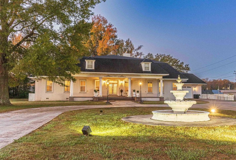 401 POPLAR AVE, Selmer, Tennessee 38375, 3 Bedrooms Bedrooms, 10 Rooms Rooms,3.1 BathroomsBathrooms,Residential,For Sale,POPLAR,10222852