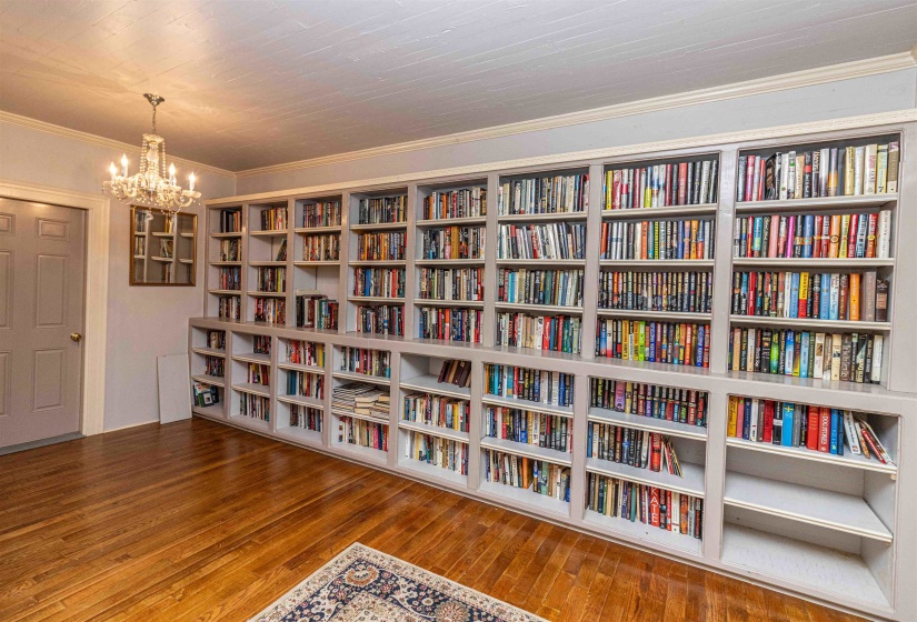 401 POPLAR AVE, Selmer, Tennessee 38375, 3 Bedrooms Bedrooms, 10 Rooms Rooms,3.1 BathroomsBathrooms,Residential,For Sale,POPLAR,10222852