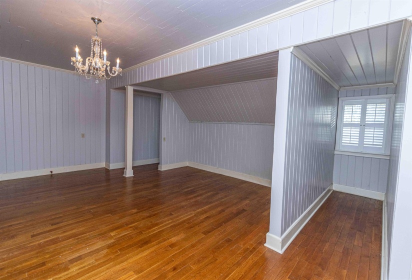 401 POPLAR AVE, Selmer, Tennessee 38375, 3 Bedrooms Bedrooms, 10 Rooms Rooms,3.1 BathroomsBathrooms,Residential,For Sale,POPLAR,10222852