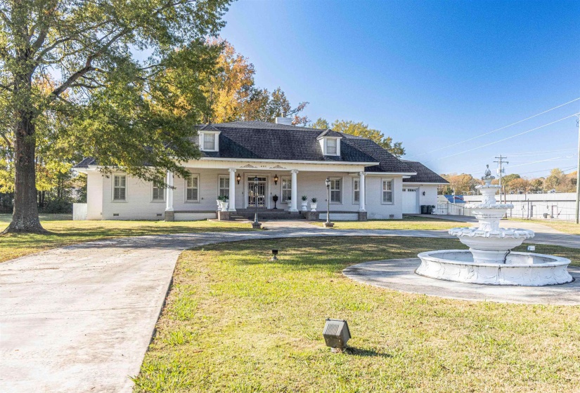 401 POPLAR AVE, Selmer, Tennessee 38375, 3 Bedrooms Bedrooms, 10 Rooms Rooms,3.1 BathroomsBathrooms,Residential,For Sale,POPLAR,10222852