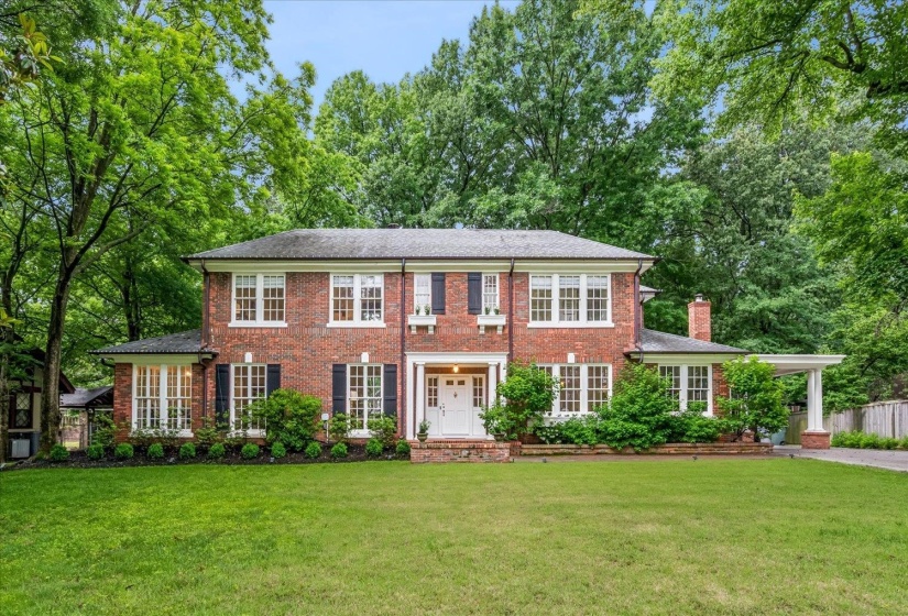 605 EAST DR, Memphis, Tennessee 38112, 3 Bedroom Bedrooms, 9 Room Rooms,2.1 BathroomBathrooms,Residential,For Sale,EAST,0,10222855