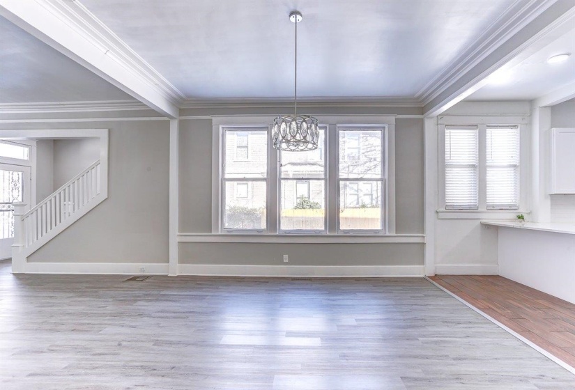 216 MCNEIL ST, Memphis, Tennessee 38112, 5 Bedroom Bedrooms, 12 Room Rooms,3 BathroomBathrooms,Residential,For Sale,MCNEIL,0,10222869