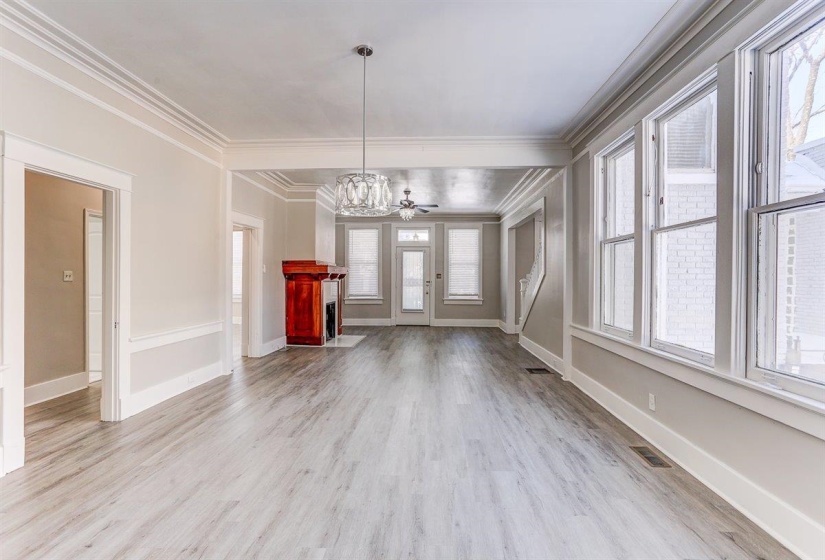 216 MCNEIL ST, Memphis, Tennessee 38112, 5 Bedroom Bedrooms, 12 Room Rooms,3 BathroomBathrooms,Residential,For Sale,MCNEIL,0,10222869