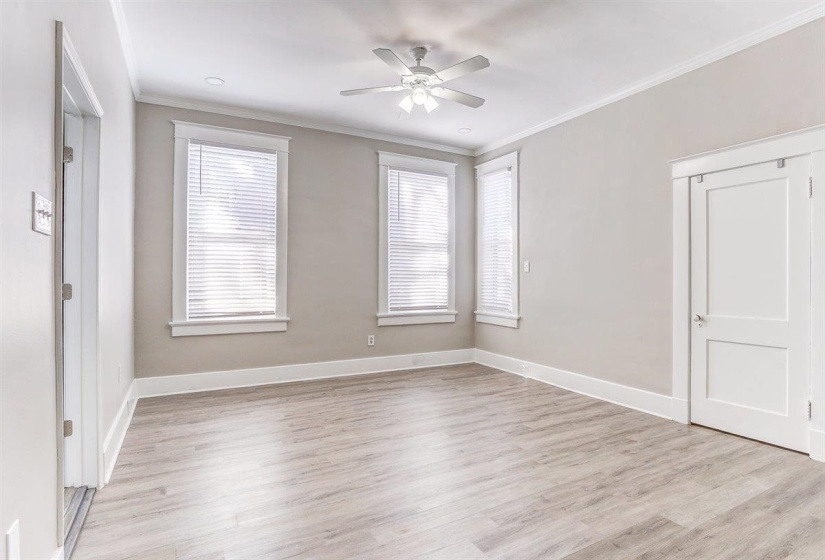 216 MCNEIL ST, Memphis, Tennessee 38112, 5 Bedroom Bedrooms, 12 Room Rooms,3 BathroomBathrooms,Residential,For Sale,MCNEIL,0,10222869