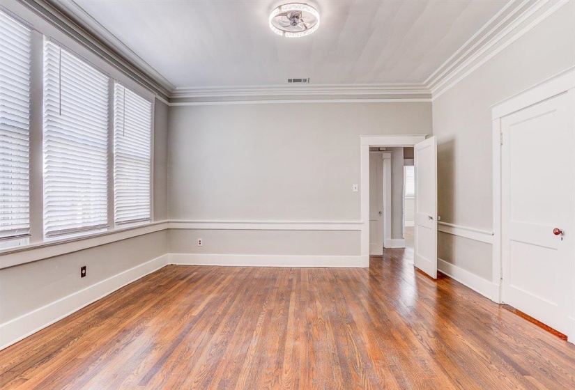 216 MCNEIL ST, Memphis, Tennessee 38112, 5 Bedroom Bedrooms, 12 Room Rooms,3 BathroomBathrooms,Residential,For Sale,MCNEIL,0,10222869