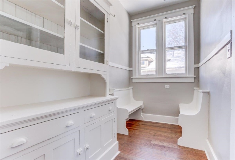 216 MCNEIL ST, Memphis, Tennessee 38112, 5 Bedroom Bedrooms, 12 Room Rooms,3 BathroomBathrooms,Residential,For Sale,MCNEIL,0,10222869