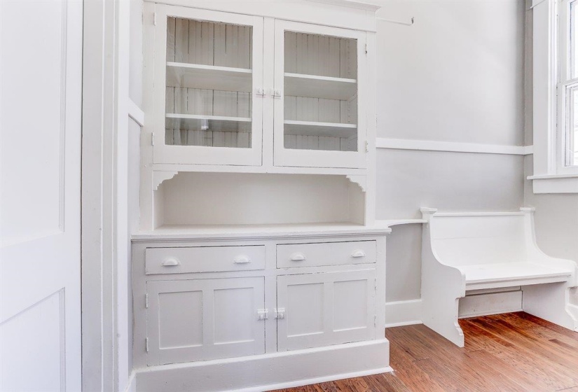 216 MCNEIL ST, Memphis, Tennessee 38112, 5 Bedroom Bedrooms, 12 Room Rooms,3 BathroomBathrooms,Residential,For Sale,MCNEIL,0,10222869