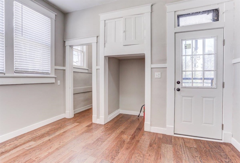 216 MCNEIL ST, Memphis, Tennessee 38112, 5 Bedroom Bedrooms, 12 Room Rooms,3 BathroomBathrooms,Residential,For Sale,MCNEIL,0,10222869
