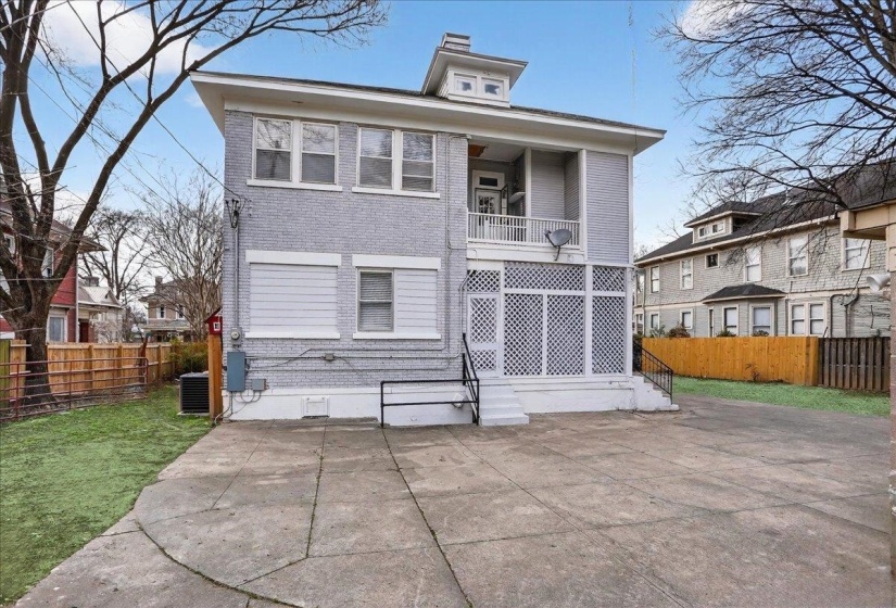 216 MCNEIL ST, Memphis, Tennessee 38112, 5 Bedroom Bedrooms, 12 Room Rooms,3 BathroomBathrooms,Residential,For Sale,MCNEIL,0,10222869