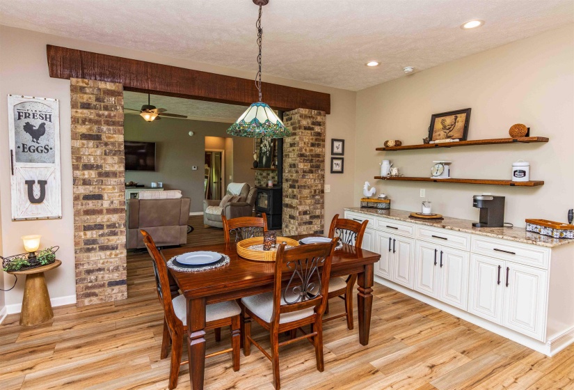 1193 MURRAY SCHOOL RD, Selmer, Tennessee 38375, 3 Bedrooms Bedrooms, 8 Rooms Rooms,2.1 BathroomsBathrooms,Residential,For Sale,MURRAY SCHOOL,10222874