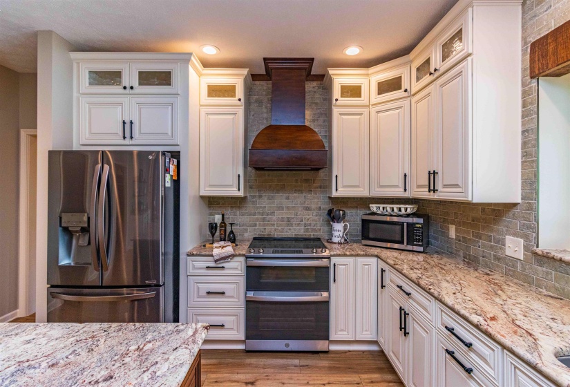 1193 MURRAY SCHOOL RD, Selmer, Tennessee 38375, 3 Bedrooms Bedrooms, 8 Rooms Rooms,2.1 BathroomsBathrooms,Residential,For Sale,MURRAY SCHOOL,10222874