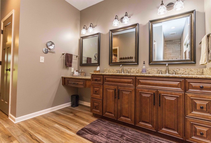 1193 MURRAY SCHOOL RD, Selmer, Tennessee 38375, 3 Bedrooms Bedrooms, 8 Rooms Rooms,2.1 BathroomsBathrooms,Residential,For Sale,MURRAY SCHOOL,10222874