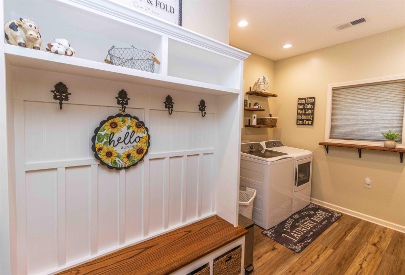 1193 MURRAY SCHOOL RD, Selmer, Tennessee 38375, 3 Bedrooms Bedrooms, 8 Rooms Rooms,2.1 BathroomsBathrooms,Residential,For Sale,MURRAY SCHOOL,10222874