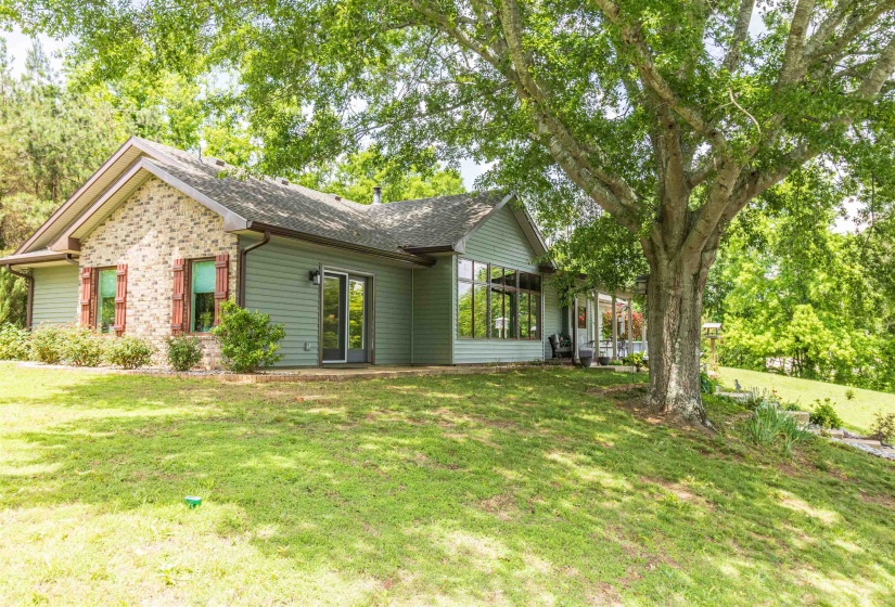 1193 MURRAY SCHOOL RD, Selmer, Tennessee 38375, 3 Bedrooms Bedrooms, 8 Rooms Rooms,2.1 BathroomsBathrooms,Residential,For Sale,MURRAY SCHOOL,10222874