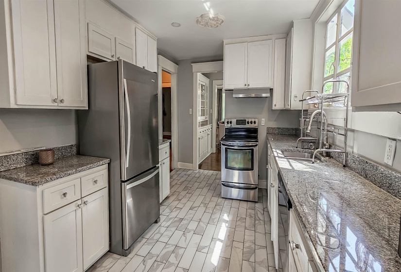 1389 AGNES PL, Memphis, Tennessee 38104, 4 Bedroom Bedrooms, 11 Room Rooms,4 BathroomBathrooms,Rental Properties,For Sale,AGNES,0,10222921