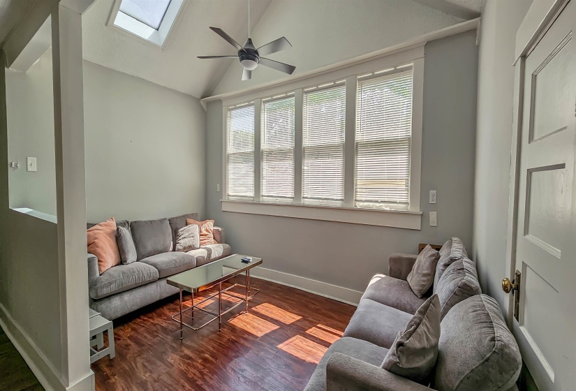 1389 AGNES PL, Memphis, Tennessee 38104, 4 Bedroom Bedrooms, 11 Room Rooms,4 BathroomBathrooms,Rental Properties,For Sale,AGNES,0,10222921