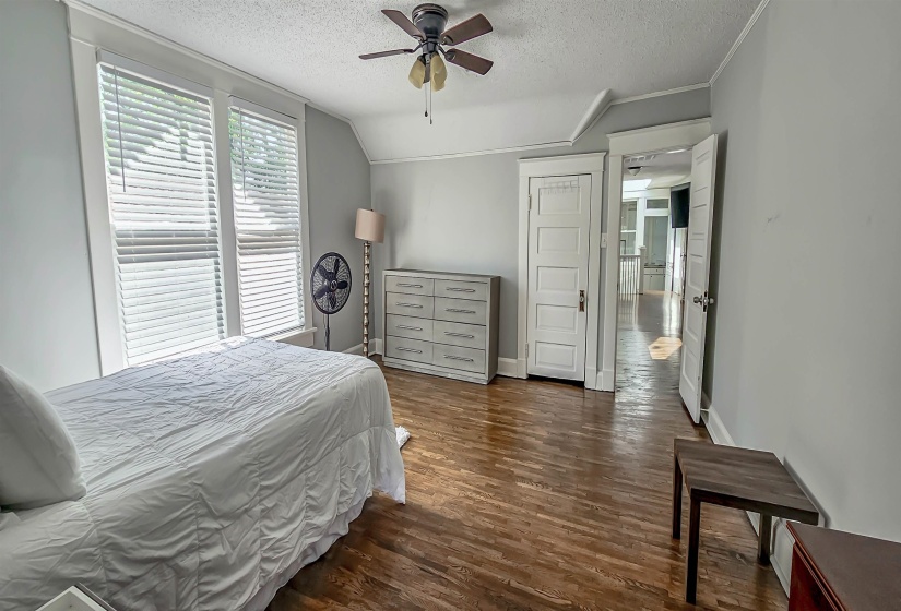 1389 AGNES PL, Memphis, Tennessee 38104, 4 Bedroom Bedrooms, 11 Room Rooms,4 BathroomBathrooms,Rental Properties,For Sale,AGNES,0,10222921