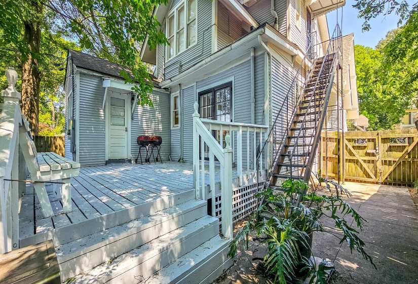1389 AGNES PL, Memphis, Tennessee 38104, 4 Bedroom Bedrooms, 11 Room Rooms,4 BathroomBathrooms,Rental Properties,For Sale,AGNES,0,10222921