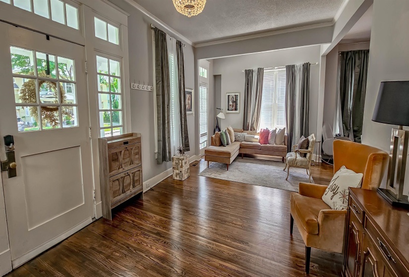 1389 AGNES PL, Memphis, Tennessee 38104, 4 Bedroom Bedrooms, 11 Room Rooms,4 BathroomBathrooms,Rental Properties,For Sale,AGNES,0,10222921
