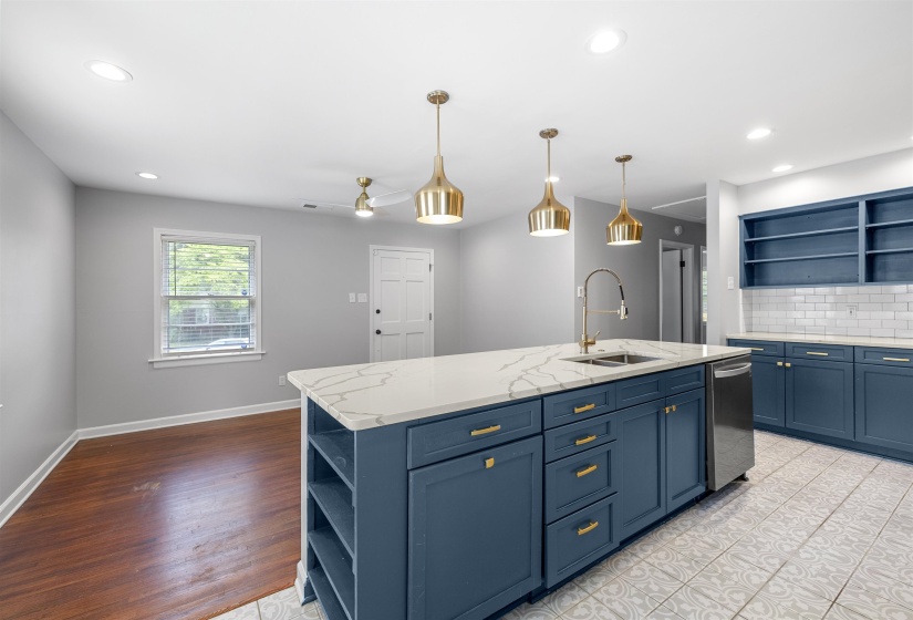 4926 MARIANNE LN, Memphis, Tennessee 38117, 3 Bedroom Bedrooms, 6 Room Rooms,1.1 BathroomBathrooms,Residential,For Sale,MARIANNE,0,10222884