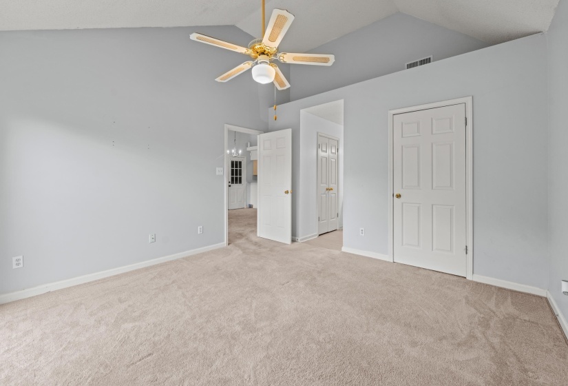 2749 COLONIAL TOWERS DR, Memphis, Tennessee 38016, 2 Bedroom Bedrooms, 4 Room Rooms,2 BathroomBathrooms,Residential,For Sale,COLONIAL TOWERS,0,10222895