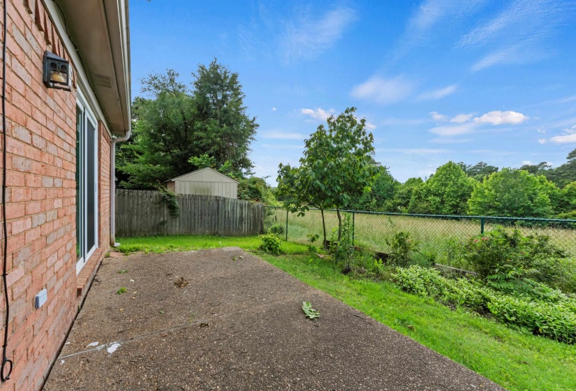 2749 COLONIAL TOWERS DR, Memphis, Tennessee 38016, 2 Bedroom Bedrooms, 4 Room Rooms,2 BathroomBathrooms,Residential,For Sale,COLONIAL TOWERS,0,10222895
