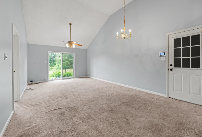 2749 COLONIAL TOWERS DR, Memphis, Tennessee 38016, 2 Bedroom Bedrooms, 4 Room Rooms,2 BathroomBathrooms,Residential,For Sale,COLONIAL TOWERS,0,10222895