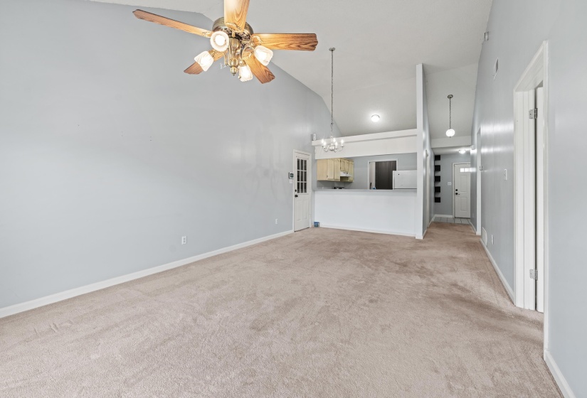 2749 COLONIAL TOWERS DR, Memphis, Tennessee 38016, 2 Bedroom Bedrooms, 4 Room Rooms,2 BathroomBathrooms,Residential,For Sale,COLONIAL TOWERS,0,10222895