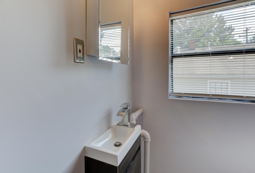 3522 STUART RD, Memphis, Tennessee 38111, 2 Bedroom Bedrooms, 5 Room Rooms,1 BathroomBathrooms,Residential,For Sale,STUART,0,10222899
