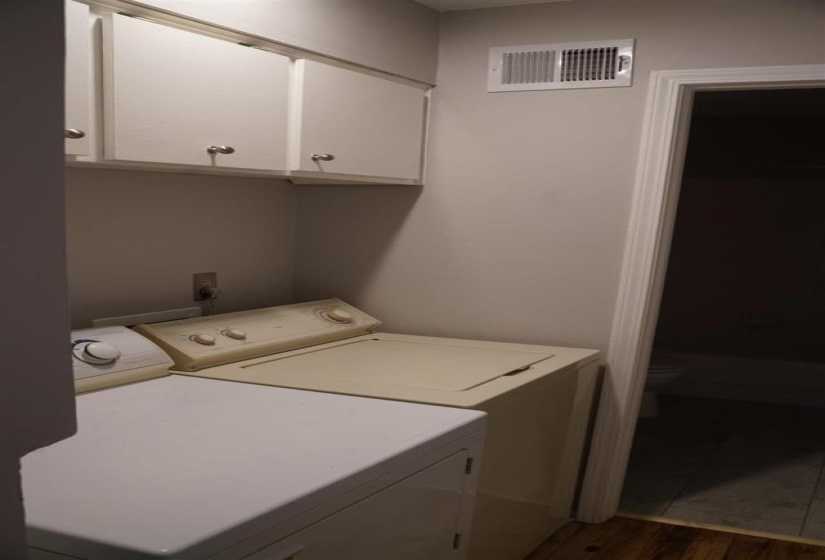 3981 GRAHAMDALE CIR, Memphis, Tennessee 38122, 2 Bedroom Bedrooms, 4 Room Rooms,2 BathroomBathrooms,Residential,For Sale,GRAHAMDALE,0,10222915