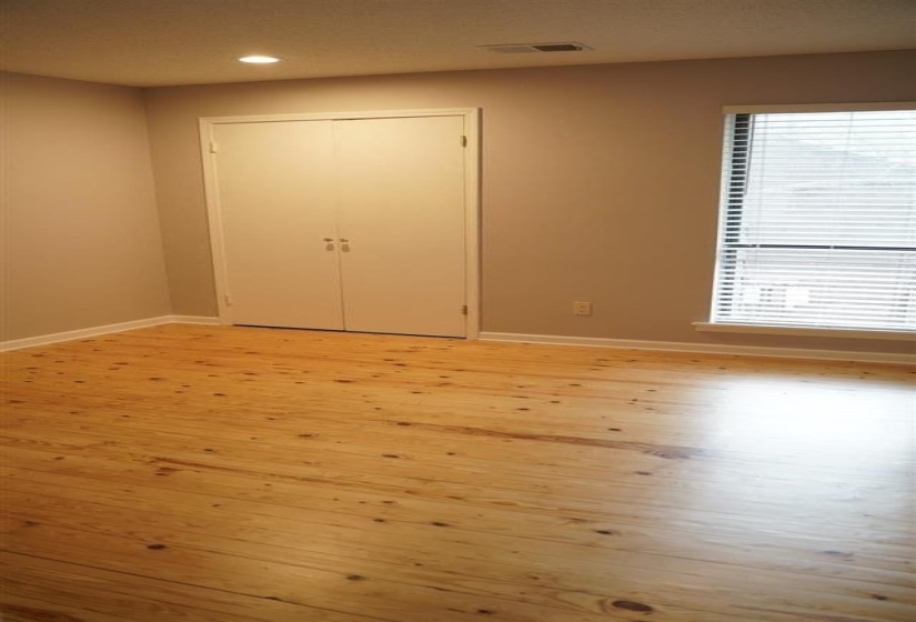 3981 GRAHAMDALE CIR, Memphis, Tennessee 38122, 2 Bedroom Bedrooms, 4 Room Rooms,2 BathroomBathrooms,Residential,For Sale,GRAHAMDALE,0,10222915