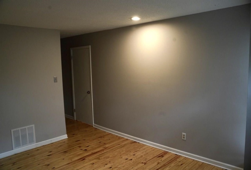 3981 GRAHAMDALE CIR, Memphis, Tennessee 38122, 2 Bedroom Bedrooms, 4 Room Rooms,2 BathroomBathrooms,Residential,For Sale,GRAHAMDALE,0,10222915