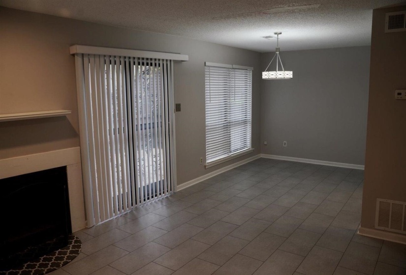 3981 GRAHAMDALE CIR, Memphis, Tennessee 38122, 2 Bedroom Bedrooms, 4 Room Rooms,2 BathroomBathrooms,Residential,For Sale,GRAHAMDALE,0,10222915