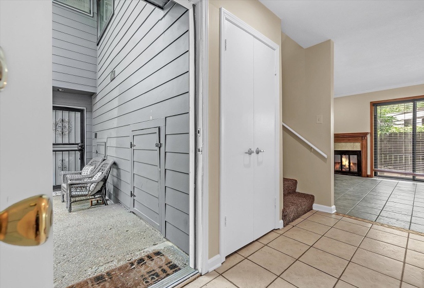 3967 GRAHAMDALE CIR, Memphis, Tennessee 38122, 3 Bedrooms Bedrooms, 6 Rooms Rooms,2 BathroomsBathrooms,Residential,For Sale,GRAHAMDALE,10222924