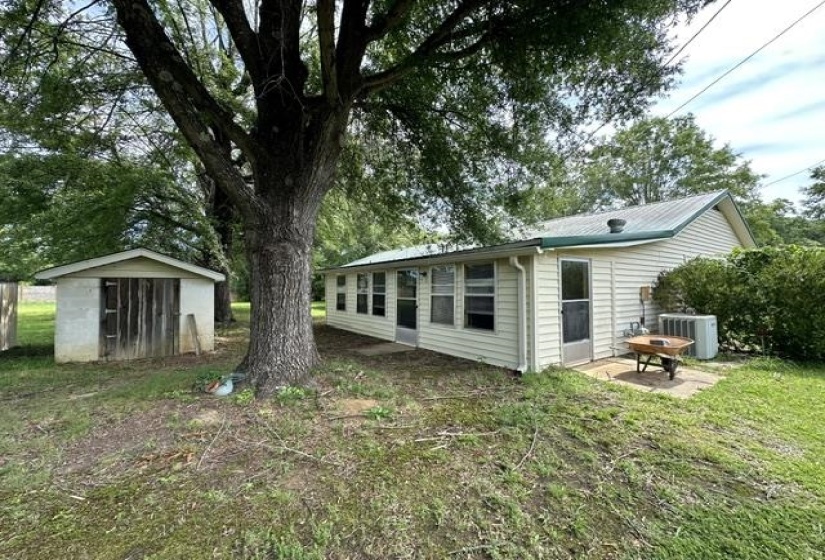 19405 HWY 69 HWY, Savannah, Tennessee 38372, 3 Bedroom Bedrooms, 9 Room Rooms,2 BathroomBathrooms,Residential,For Sale,HWY 69,0,10222925