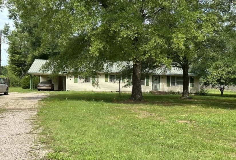 19405 HWY 69 HWY, Savannah, Tennessee 38372, 3 Bedroom Bedrooms, 9 Room Rooms,2 BathroomBathrooms,Residential,For Sale,HWY 69,0,10222925