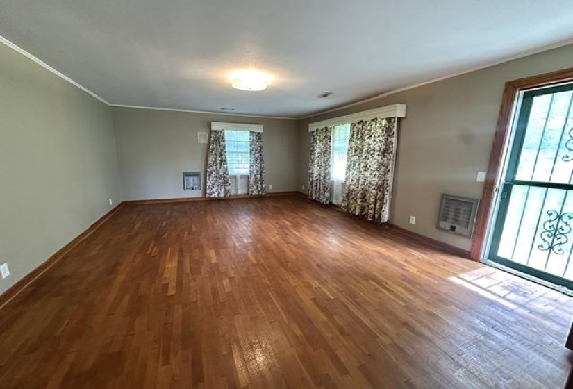 19405 HWY 69 HWY, Savannah, Tennessee 38372, 3 Bedroom Bedrooms, 9 Room Rooms,2 BathroomBathrooms,Residential,For Sale,HWY 69,0,10222925