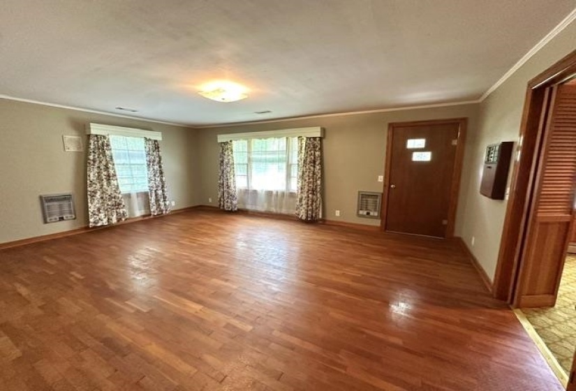 19405 HWY 69 HWY, Savannah, Tennessee 38372, 3 Bedroom Bedrooms, 9 Room Rooms,2 BathroomBathrooms,Residential,For Sale,HWY 69,0,10222925