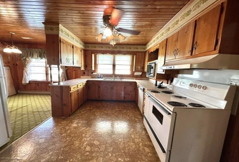 19405 HWY 69 HWY, Savannah, Tennessee 38372, 3 Bedroom Bedrooms, 9 Room Rooms,2 BathroomBathrooms,Residential,For Sale,HWY 69,0,10222925