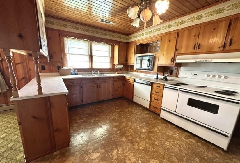 19405 HWY 69 HWY, Savannah, Tennessee 38372, 3 Bedroom Bedrooms, 9 Room Rooms,2 BathroomBathrooms,Residential,For Sale,HWY 69,0,10222925