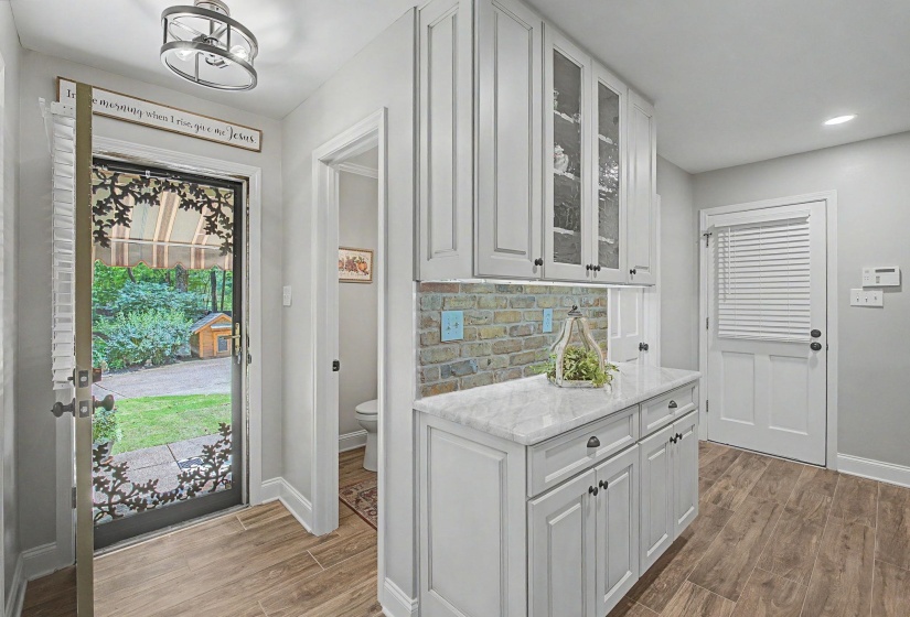 9035 POST OAK LN, Unicorp/Memphis, Tennessee 38125, 4 Bedrooms Bedrooms, 8 Rooms Rooms,2.1 BathroomsBathrooms,Residential,For Sale,POST OAK,10222930
