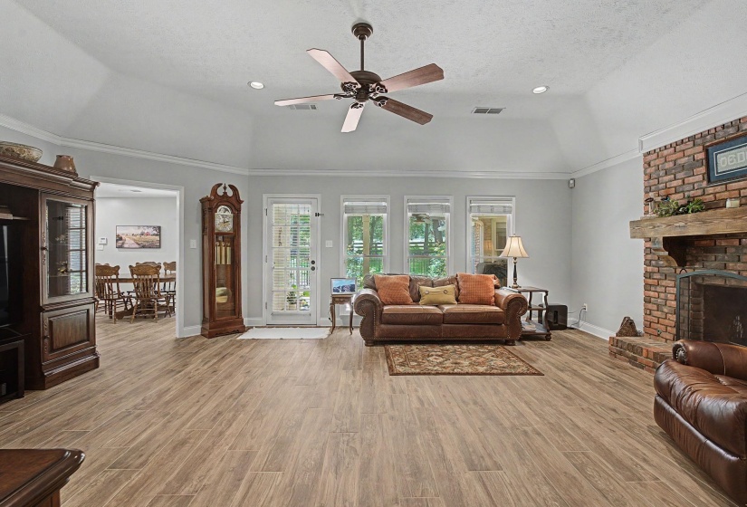 9035 POST OAK LN, Unicorp/Memphis, Tennessee 38125, 4 Bedrooms Bedrooms, 8 Rooms Rooms,2.1 BathroomsBathrooms,Residential,For Sale,POST OAK,10222930