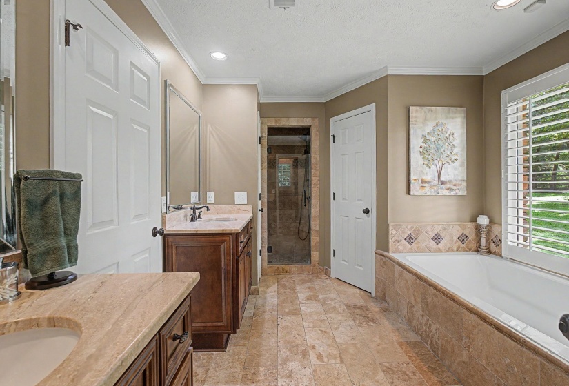 9035 POST OAK LN, Unicorp/Memphis, Tennessee 38125, 4 Bedrooms Bedrooms, 8 Rooms Rooms,2.1 BathroomsBathrooms,Residential,For Sale,POST OAK,10222930