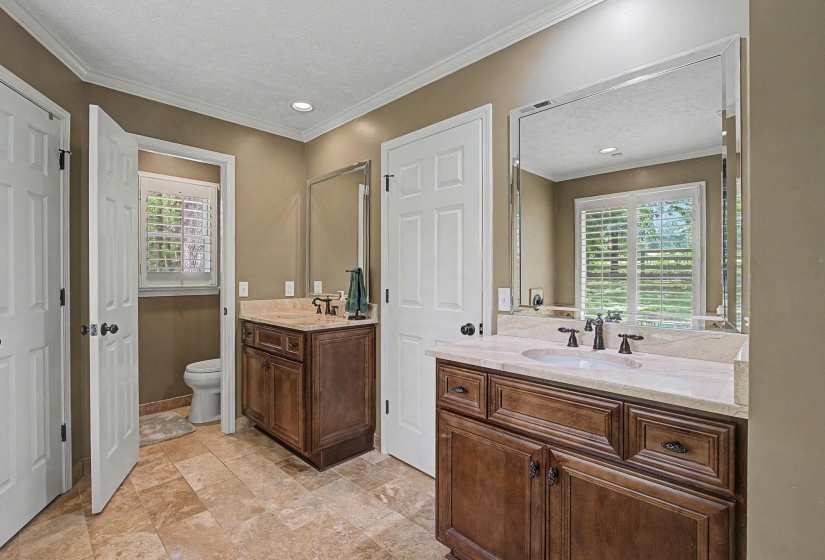 9035 POST OAK LN, Unicorp/Memphis, Tennessee 38125, 4 Bedrooms Bedrooms, 8 Rooms Rooms,2.1 BathroomsBathrooms,Residential,For Sale,POST OAK,10222930