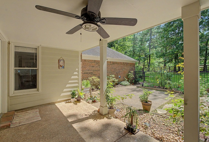 9035 POST OAK LN, Unicorp/Memphis, Tennessee 38125, 4 Bedrooms Bedrooms, 8 Rooms Rooms,2.1 BathroomsBathrooms,Residential,For Sale,POST OAK,10222930