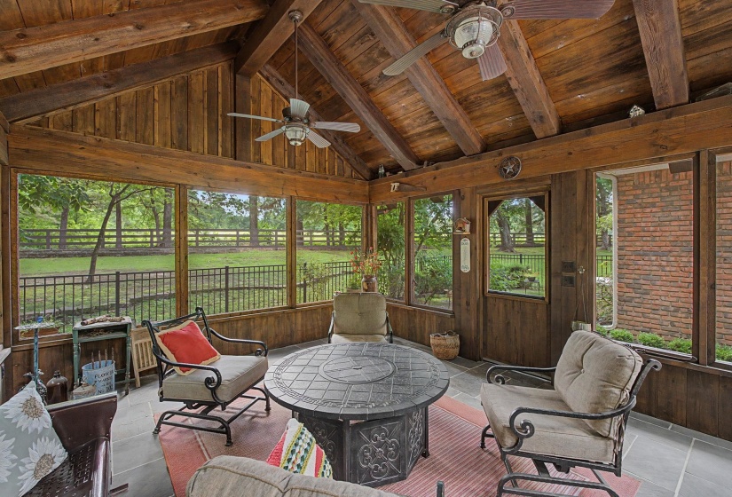 9035 POST OAK LN, Unicorp/Memphis, Tennessee 38125, 4 Bedrooms Bedrooms, 8 Rooms Rooms,2.1 BathroomsBathrooms,Residential,For Sale,POST OAK,10222930