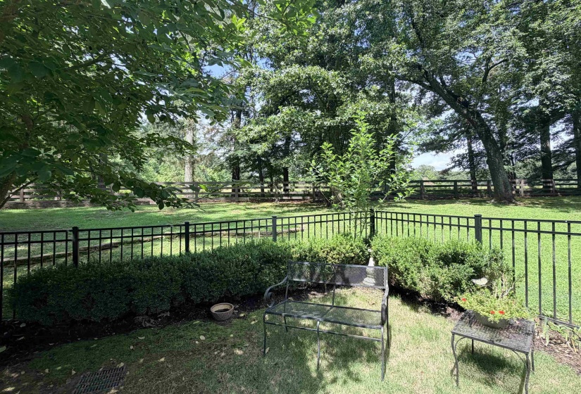 9035 POST OAK LN, Unicorp/Memphis, Tennessee 38125, 4 Bedrooms Bedrooms, 8 Rooms Rooms,2.1 BathroomsBathrooms,Residential,For Sale,POST OAK,10222930