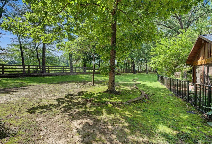 9035 POST OAK LN, Unicorp/Memphis, Tennessee 38125, 4 Bedrooms Bedrooms, 8 Rooms Rooms,2.1 BathroomsBathrooms,Residential,For Sale,POST OAK,10222930